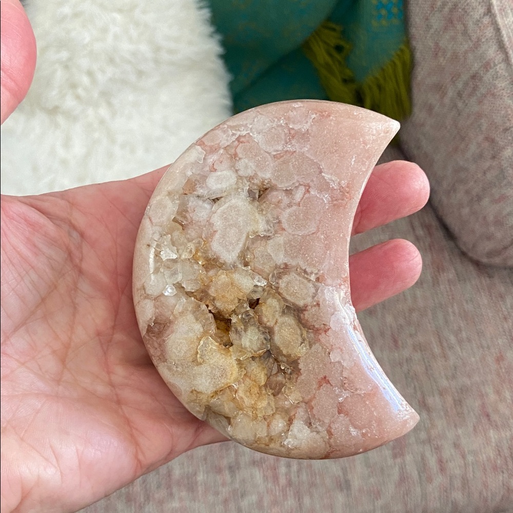 •PINK AMETHYST•crescent moon shaped polished natural gemstone - Picture 7 of 8